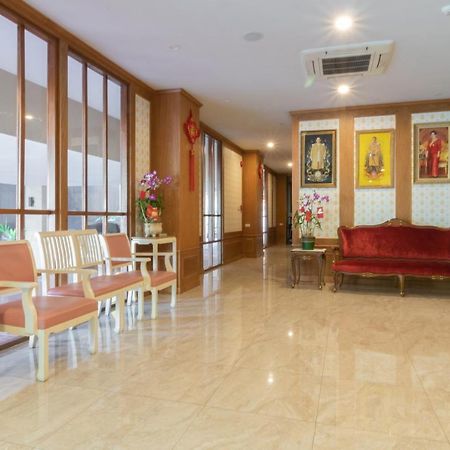 J&Y Hotel Latphrao 35 Bangkok Eksteriør bilde