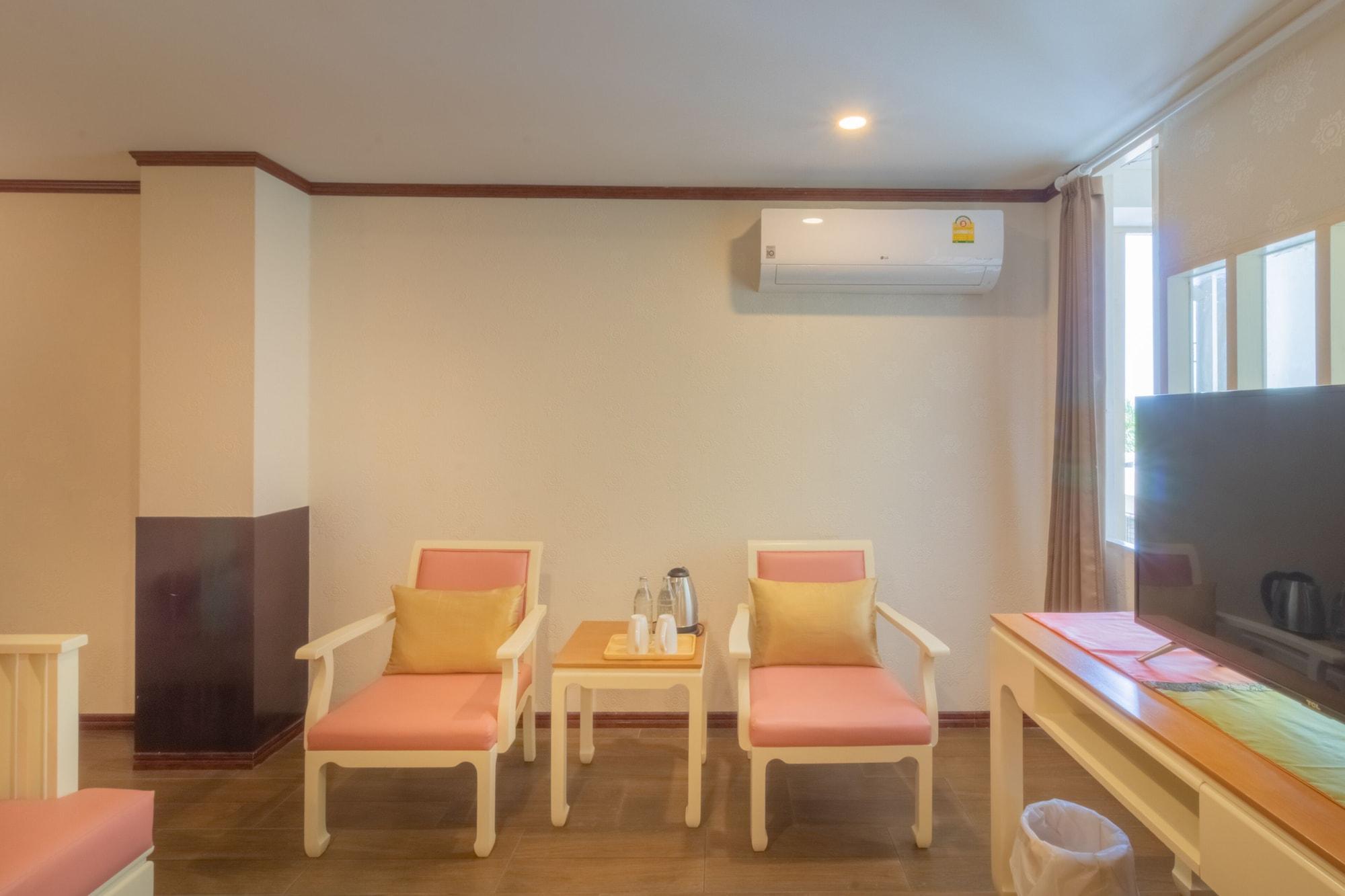 J&Y Hotel Latphrao 35 Bangkok Eksteriør bilde