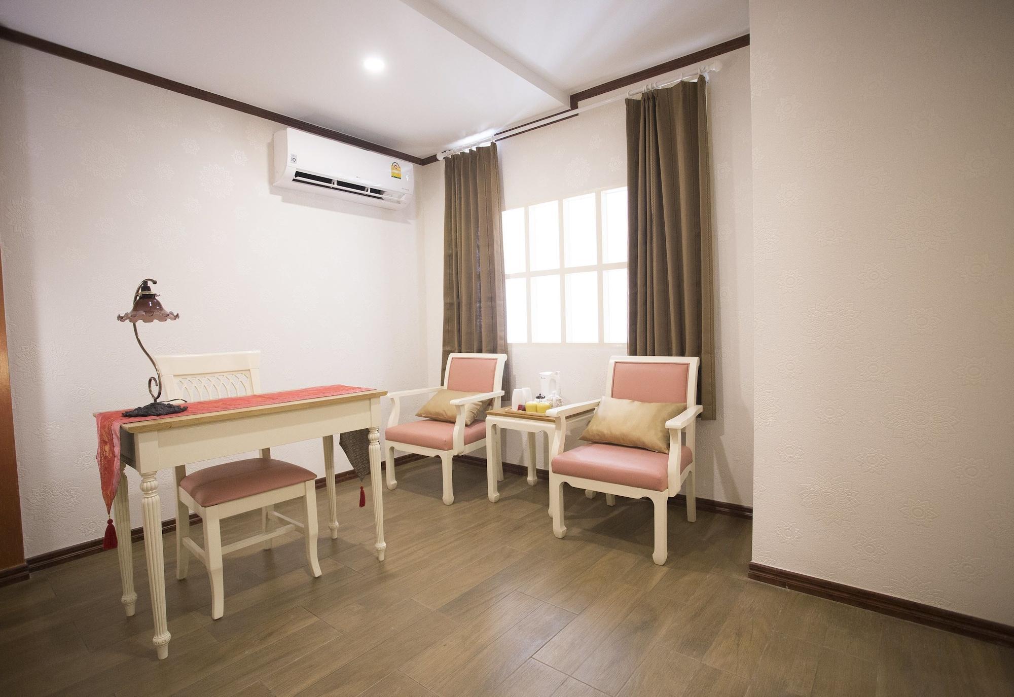 J&Y Hotel Latphrao 35 Bangkok Eksteriør bilde